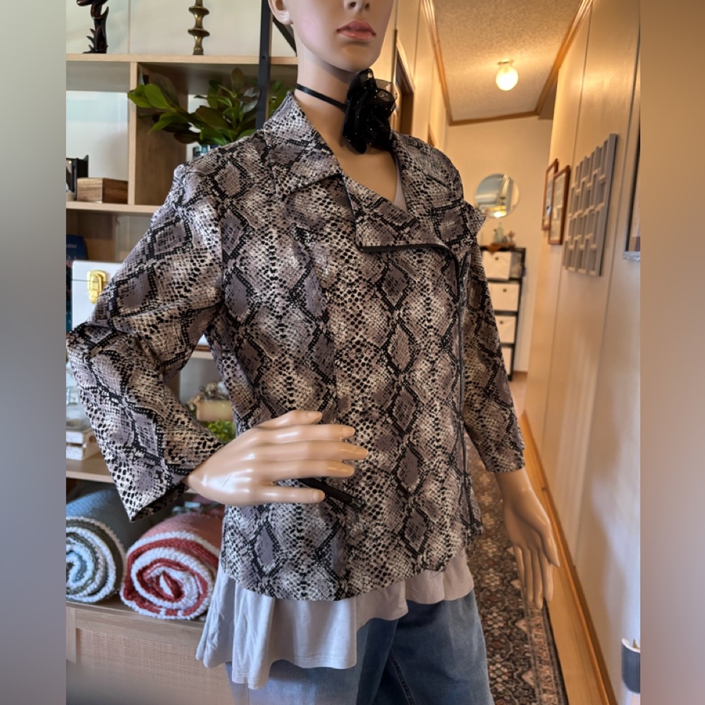 Joseph Ribkoff Moto Jacket 14 LG Snake Python Print Zipper Jacket $268 Retail